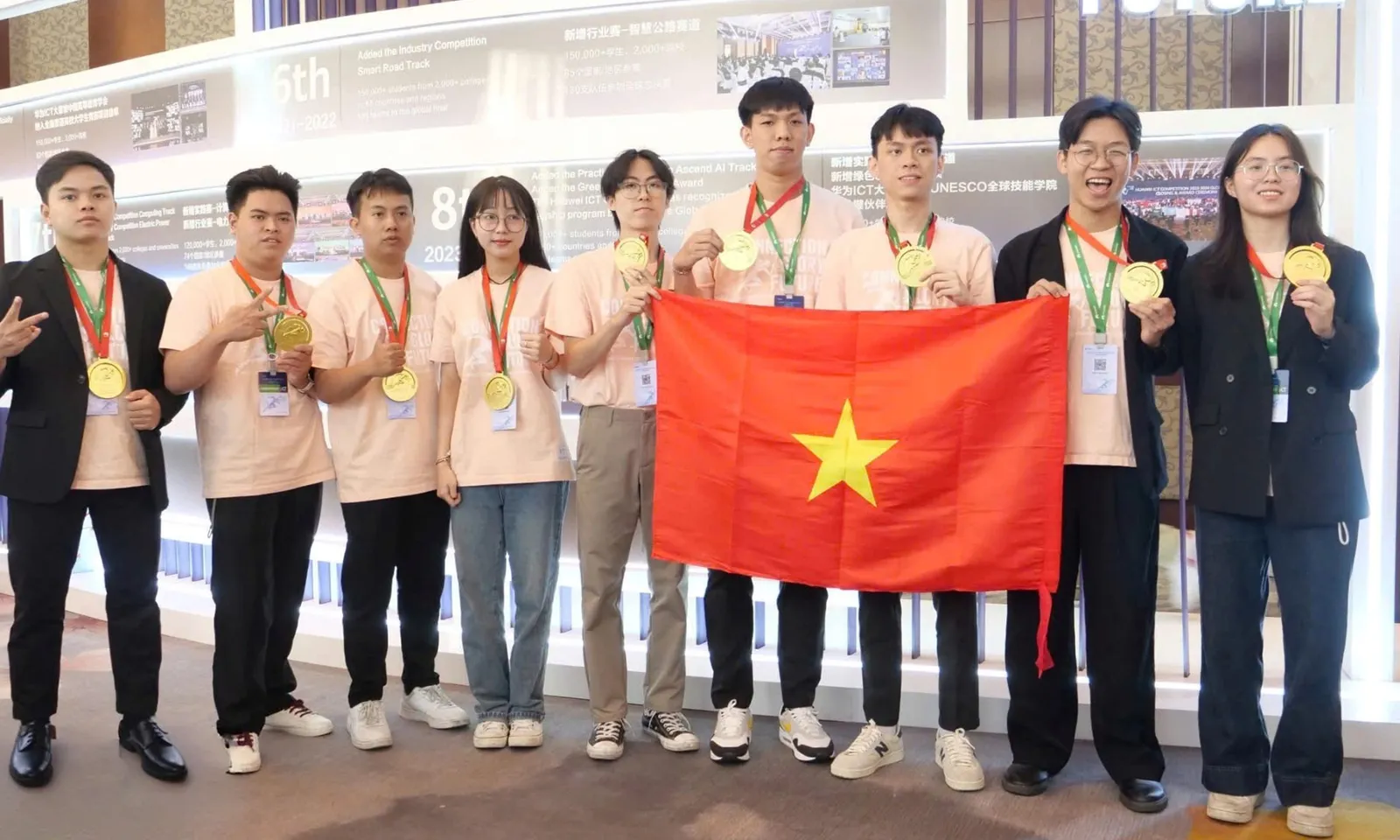 Sinh viên Việt Nam thắng lớn tại Huawei ICT Competition 2024–2025