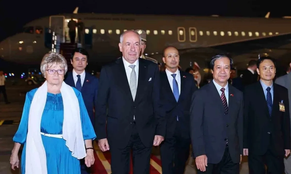 Tổng thống Hungary bắt đầu thăm chính thức Việt Nam