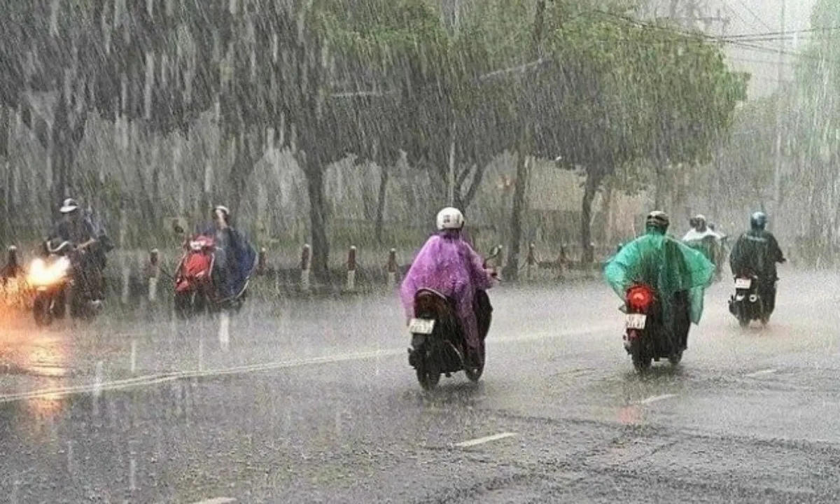 Cảnh báo mưa lớn diện rộng tại TPHCM và Nam Bộ