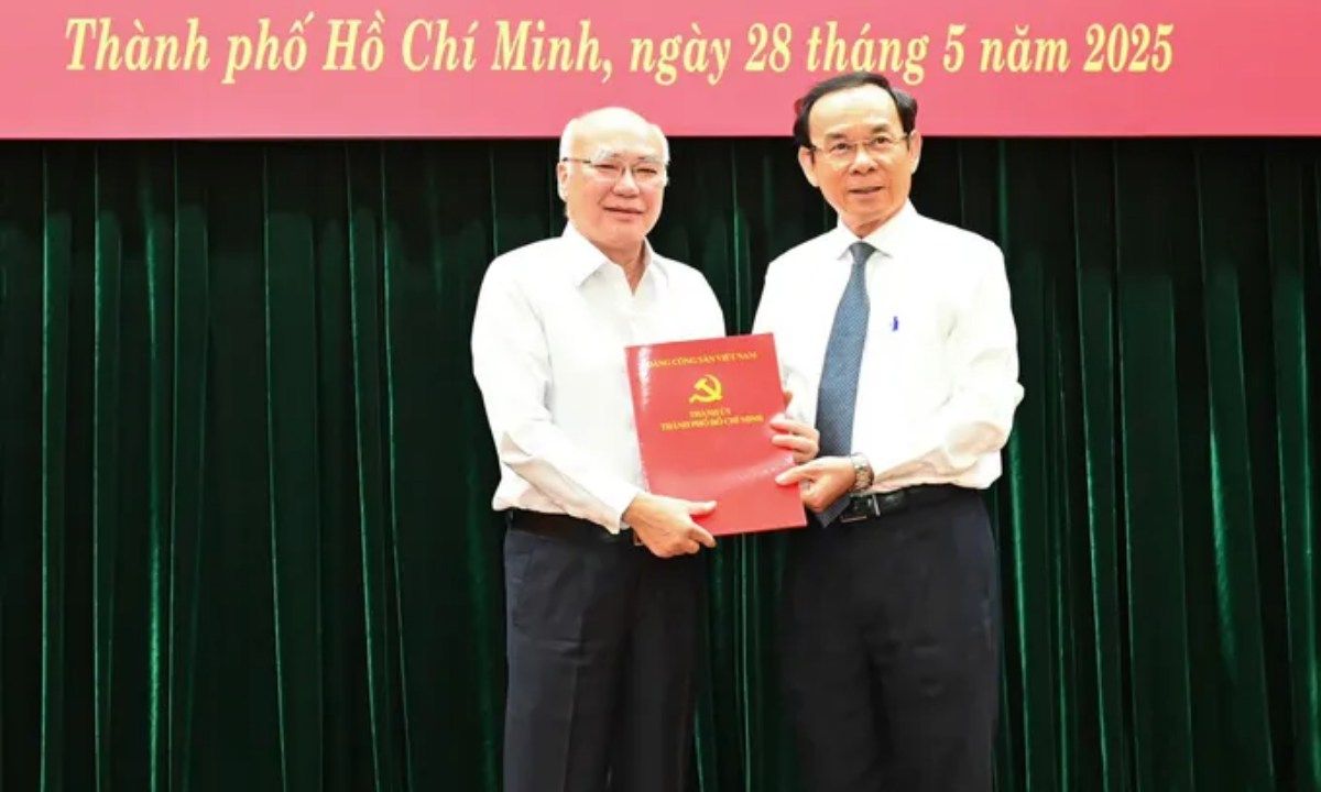 Ông Phan Nguyễn Như Khuê nhận quyết định nghỉ hưu trước tuổi