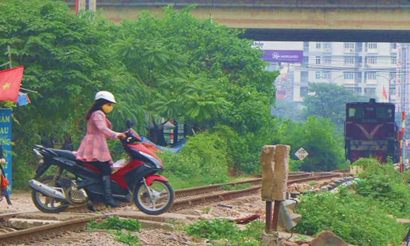 TP Biên Hòa ra quân giải tỏa hành lang an toàn đường sắt