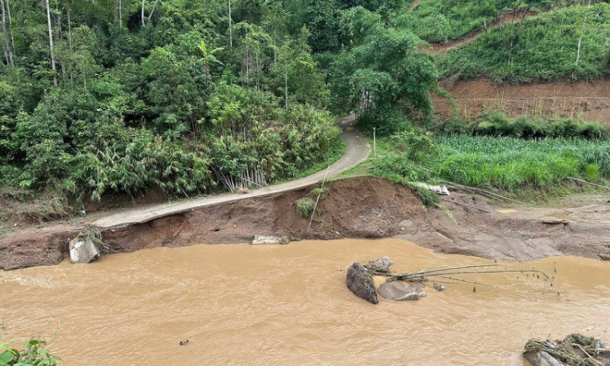 Thủ tướng: Tập trung ứng phó nguy cơ sạt lở đất, lũ quét do mưa lớn