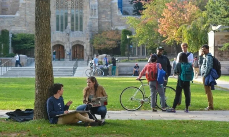 Mỹ tạm dừng phỏng vấn visa du học 