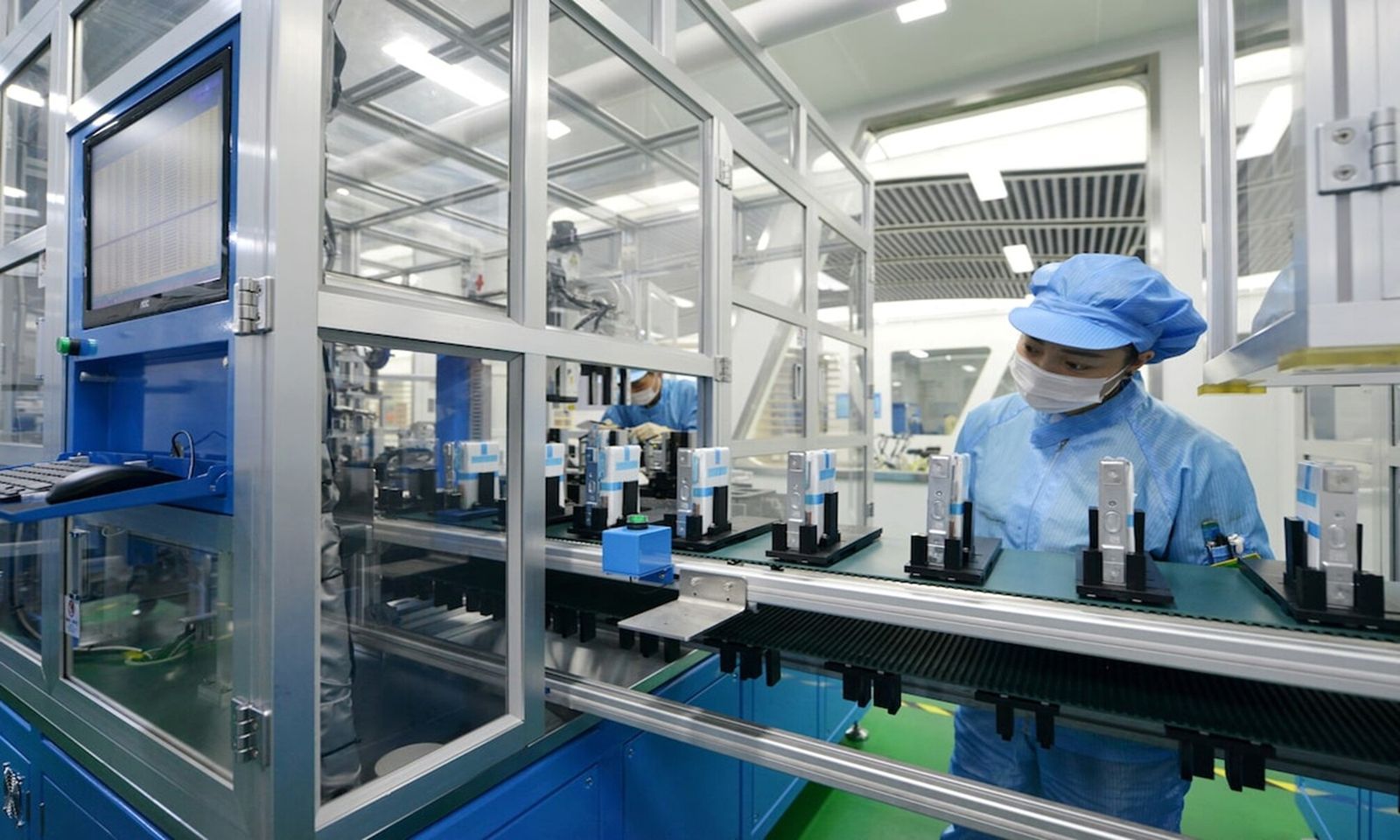 Lợi nhuận công nghiệp Trung Quốc tăng vọt trong tháng 4