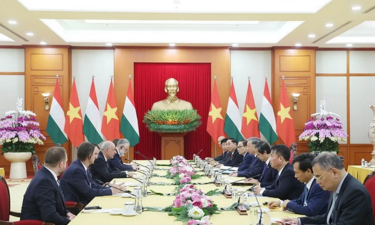 Tổng Bí thư đề nghị Hungary đào tạo chuyên gia Việt Nam về điện hạt nhân