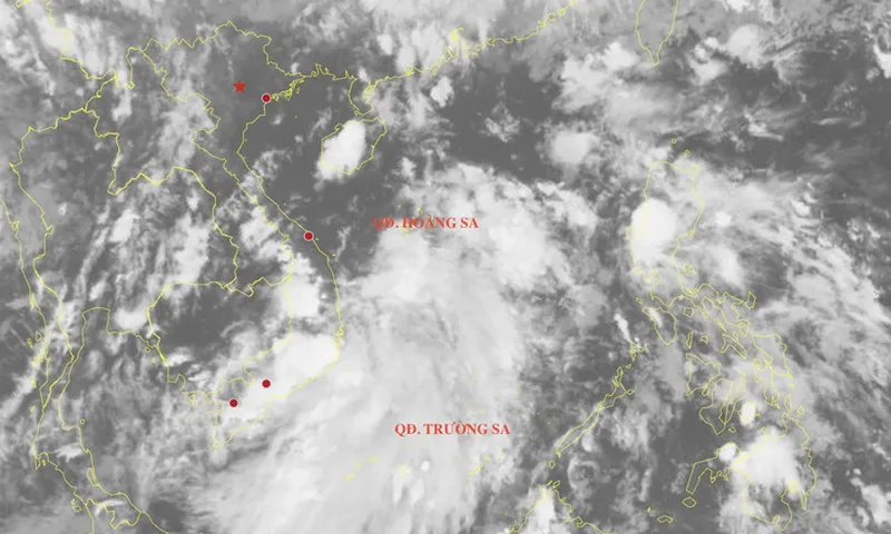 Biển Đông vừa hình thành áp thấp gây gió mạnh và sóng cao