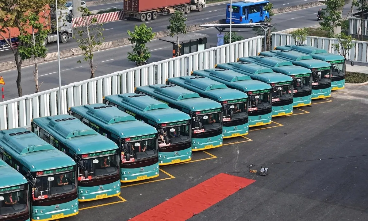 Lâm Đồng xem xét đề xuất mở tuyến buýt điện kết nối sân bay Liên Khương