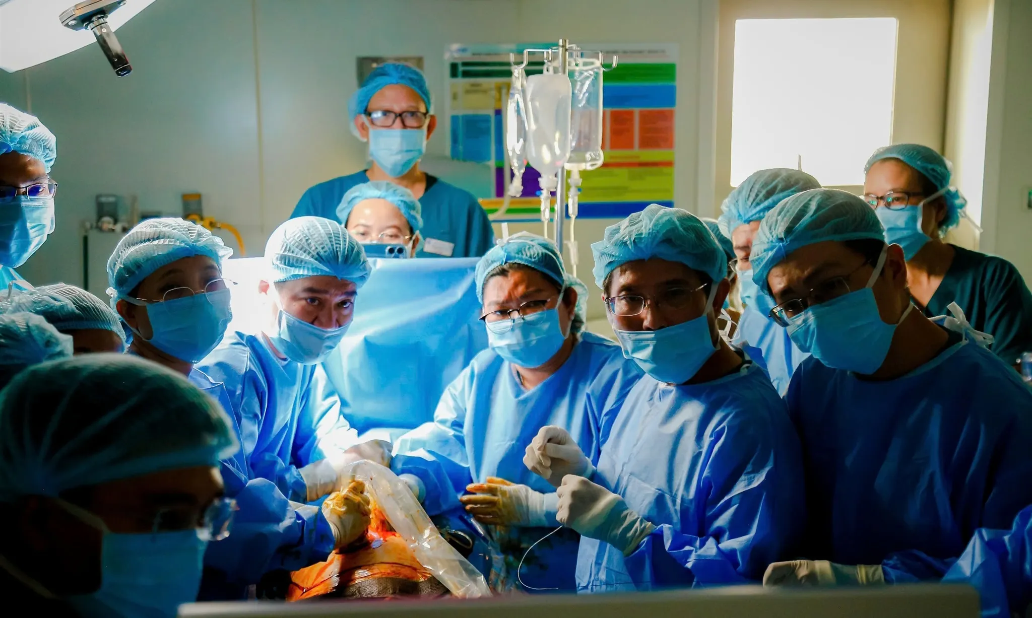 Bác sĩ TPHCM can thiệp tim bào thai thành công cho sản phụ Singapore