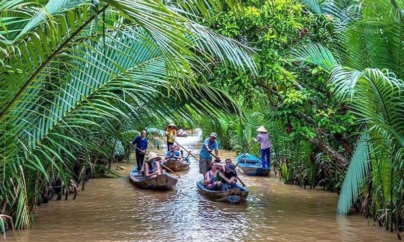 Miền Tây mùa hè: Khúc ca dịu dàng của trái ngọt và tình người hào sảng