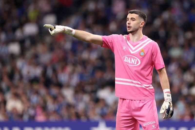 Man City đi "nước cờ đôi" thay thế Ederson