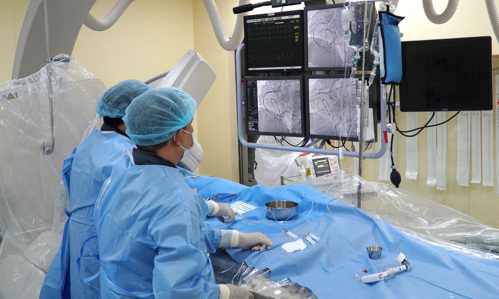 Nam tài xế bị nhồi máu cơ tim khi đang bốc vác hàng hóa phục hồi sau 4 ngày hôn mê