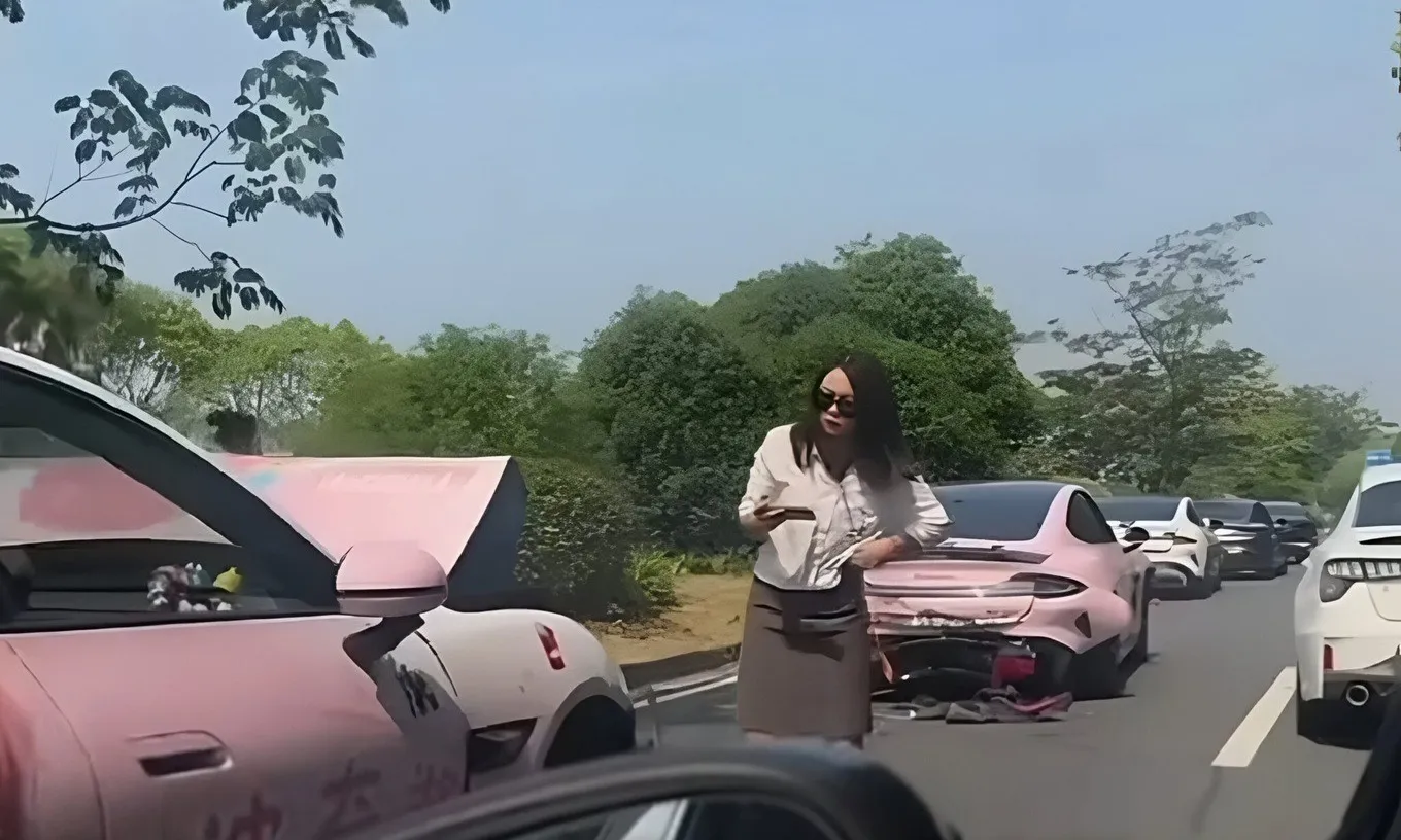 Trung Quốc: Đoàn xe Xiaomi SU7 gặp tai nạn liên hoàn trong ngày cưới