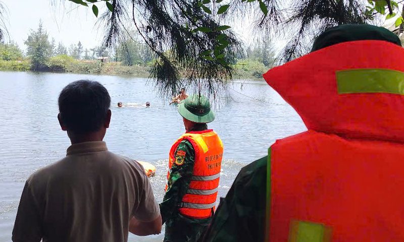 Chìm thuyền chở ba người trên đầm Hải Bình, một người tử vong