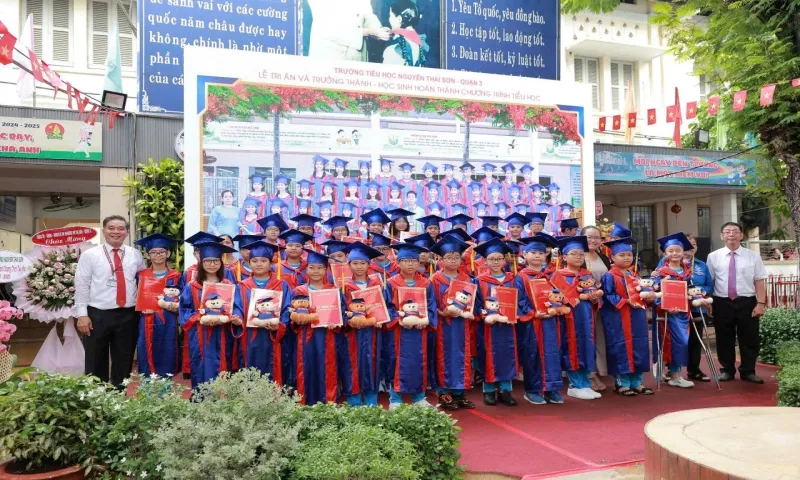 Lễ tri ân của học sinh lớp 5: Chào nhé, mái trường tiểu học yêu thương