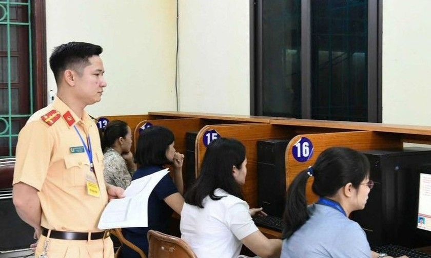 Từ 1/6: Áp dụng bộ đề 600 câu hỏi lý thuyết mới trong kỳ sát hạch cấp GPLX