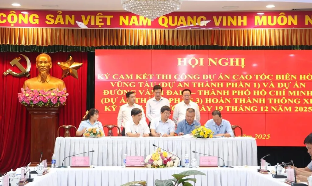 Cam kết hoàn thành thông xe kỹ thuật hai dự án cao tốc ở Đồng Nai trước ngày 19/12