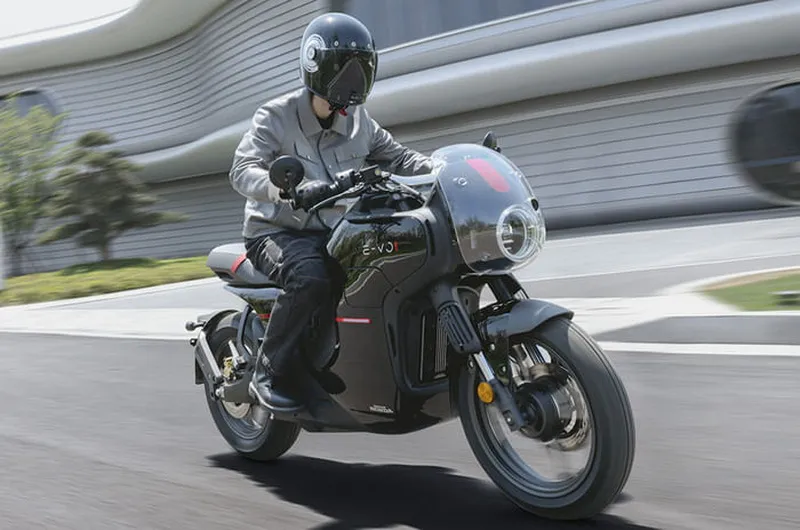 20250529030050_Honda E_VO rolling shot