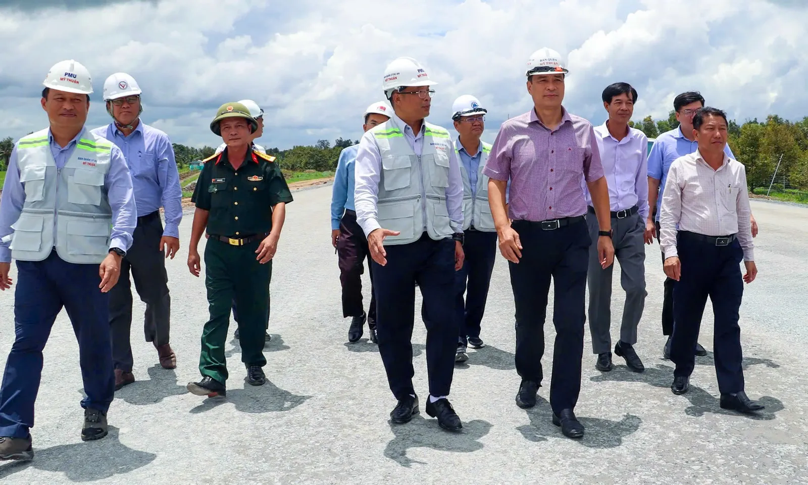 Thứ trưởng Bộ Xây dựng thúc giục hoàn thành cao tốc Cần Thơ - Cà Mau đúng hạn