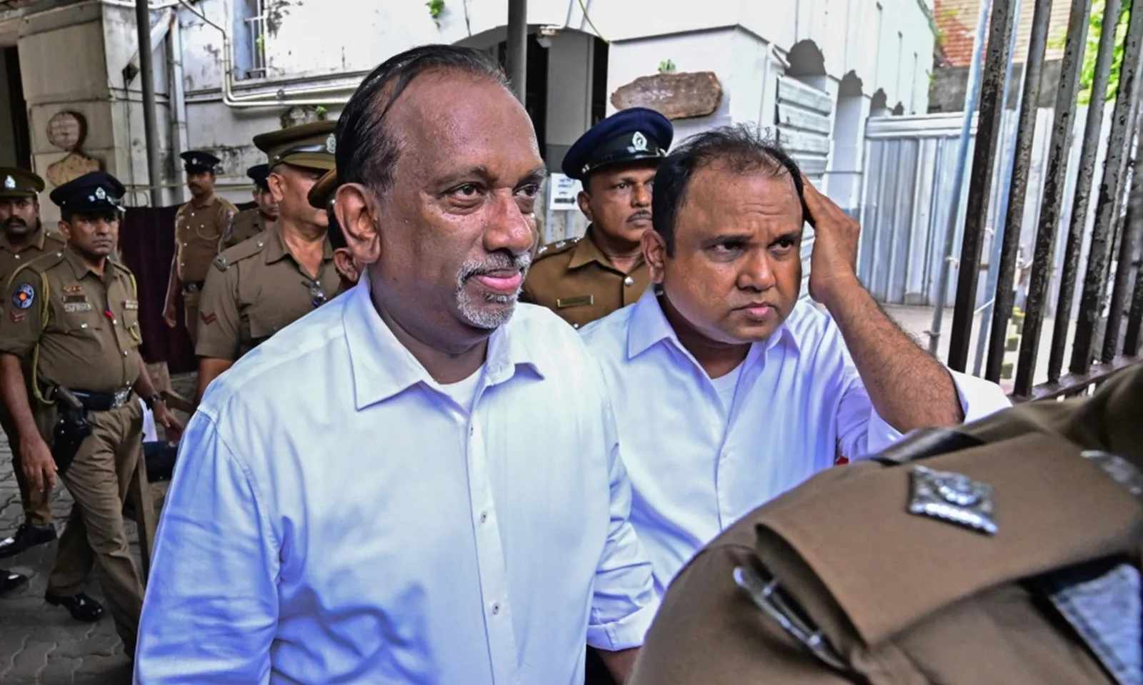 Hai cựu bộ trưởng lĩnh án từ 20 - 25 năm tù vì biển thủ 4,6 tỷ đồng