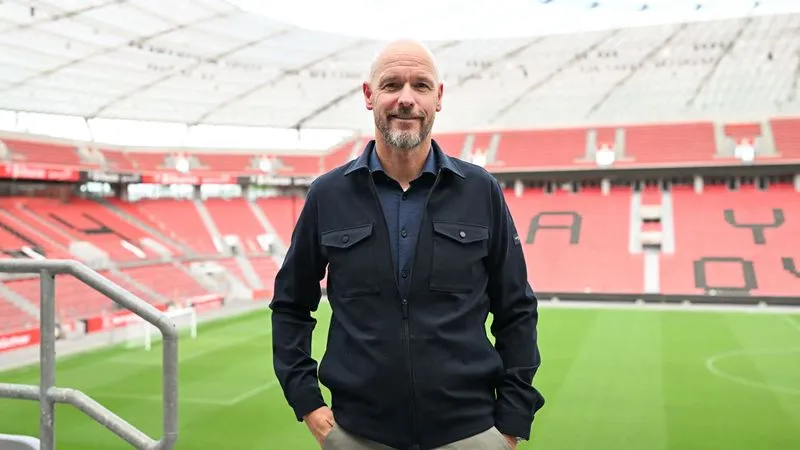 Erik ten Hag trở thành HLV trưởng của Leverkusen. Ảnh: Internet