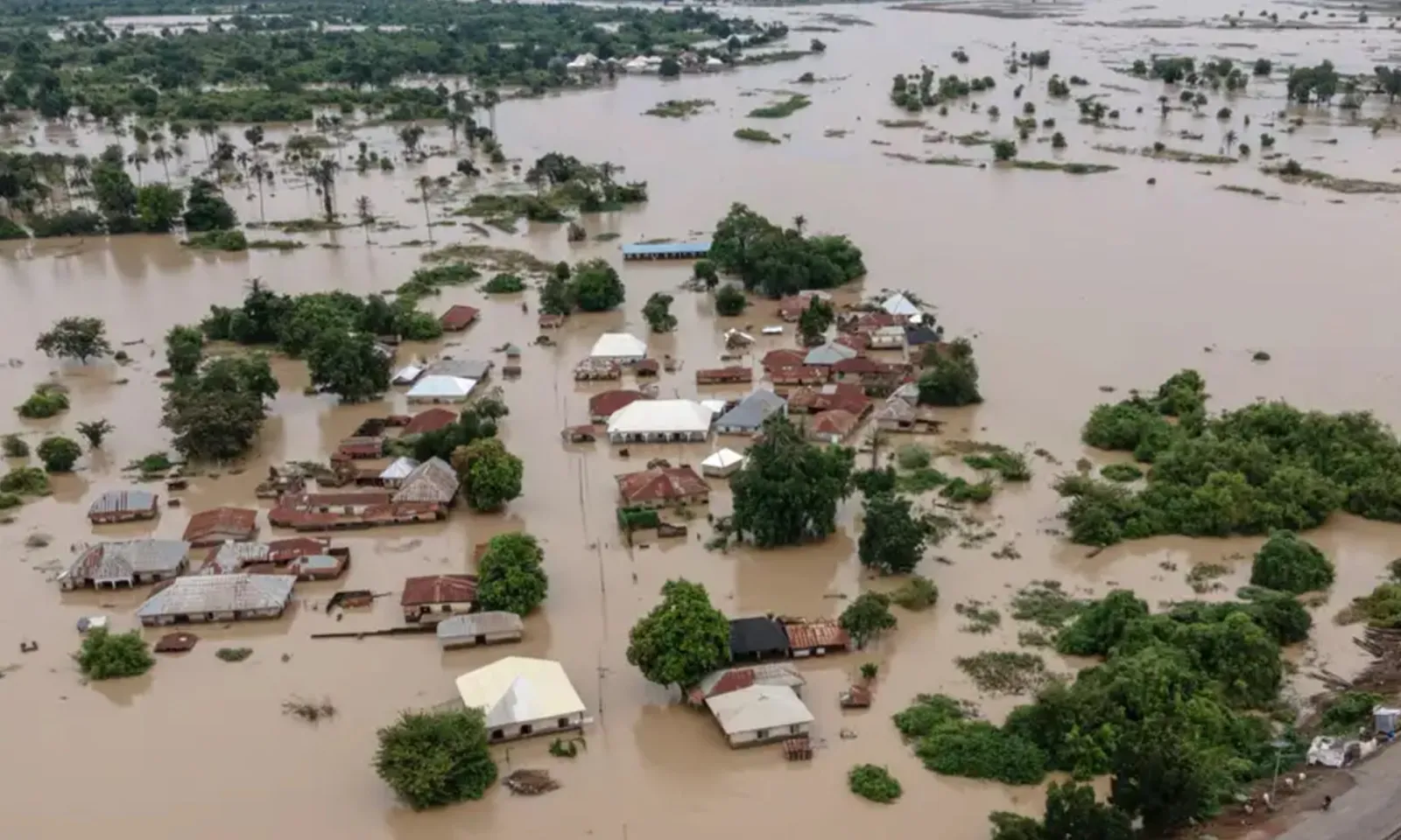 Lũ lụt nhấn chìm một thị trấn ở Nigeria, ít nhất 88 người thiệt mạng