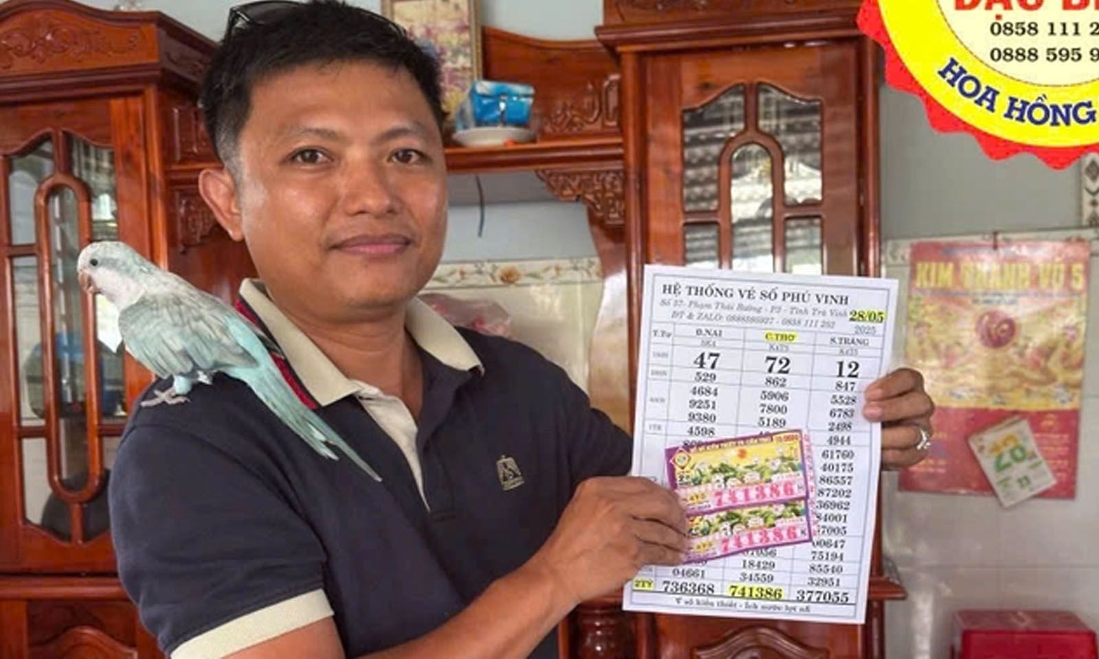 Trúng độc đắc 4 tỷ, người hái dừa thuê gọi đại lý từ Trà Vinh sang Cần Thơ đổi thưởng
