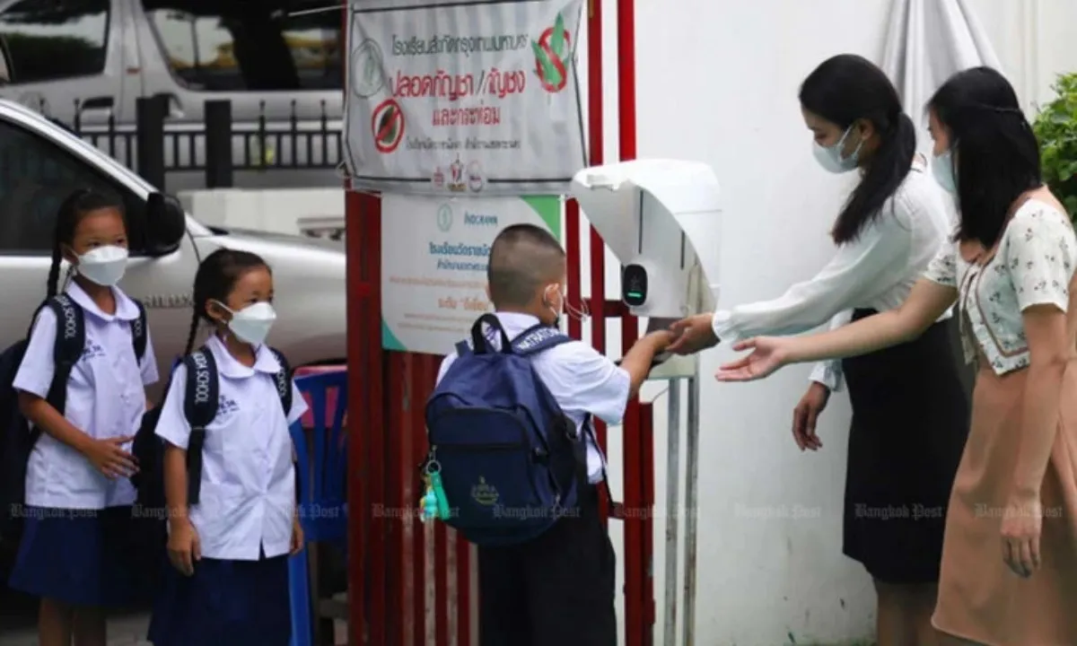 Covid-19 trở lại: Thái Lan cho học trực tuyến, Trung Quốc trấn an người dân