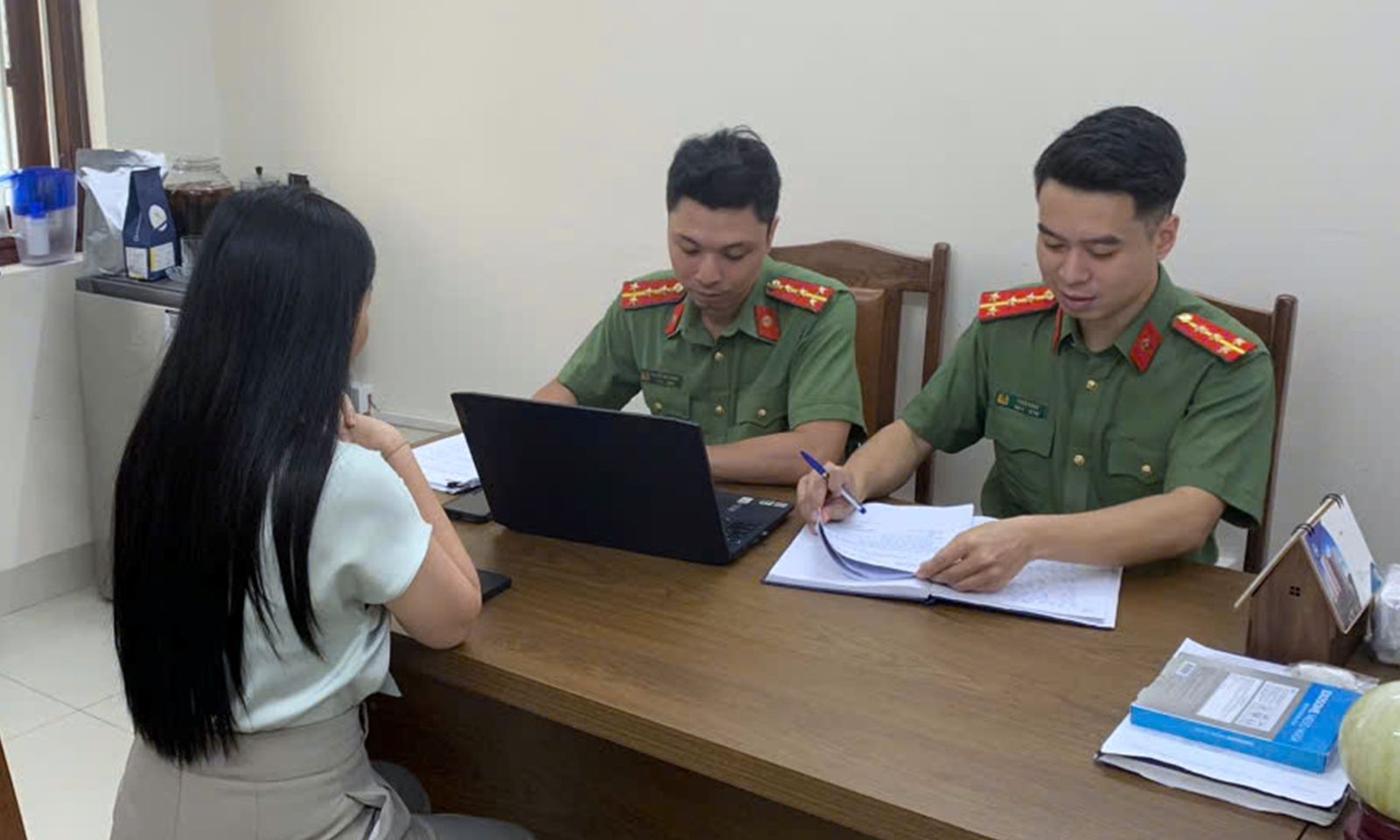 Xử lý 3 trường hợp đăng tải, chia sẻ video sai sự thật liên quan đến Bệnh viện Bạch Mai