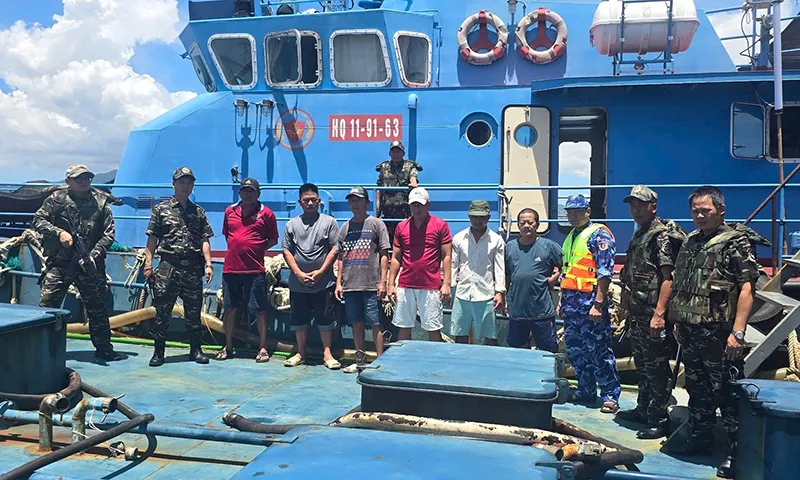 Tàu cá vận chuyển dầu DO không có hóa đơn bị bắt giữ