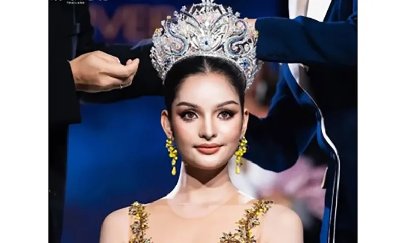Bị tước vương miện hoa hậu sau 1 ngày