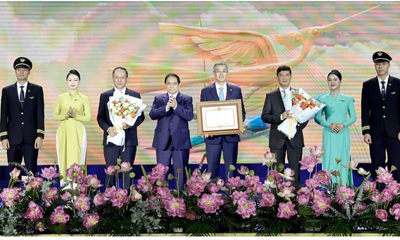 Kỷ niệm 30 năm thành lập, Vietnam Airlines nhận bằng khen của Thủ tướng