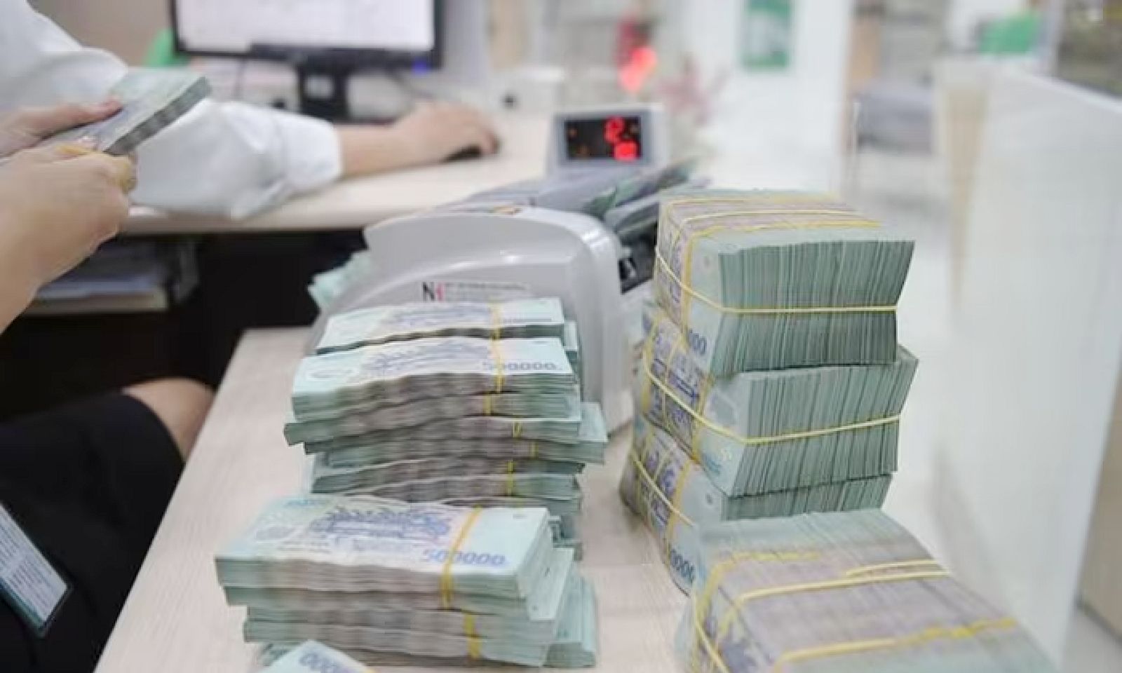 Nhiều chính sách mới về tiền lương, hóa đơn điện tử và đầu tư nước ngoài có hiệu lực từ tháng 6