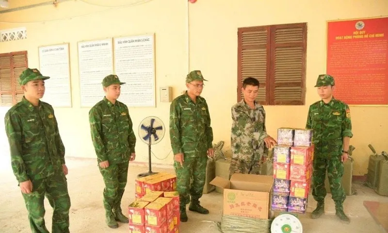 Bắt giữ 8 người vận chuyển gần 400kg pháo nổ nhập lậu qua biên giới Lạng Sơn