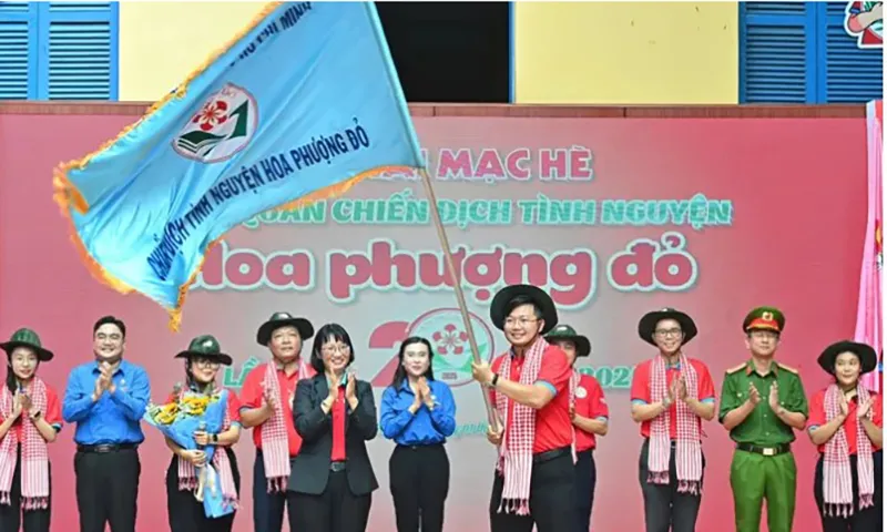 TPHCM ra quân Chiến dịch Hoa phượng đỏ lần thứ 20