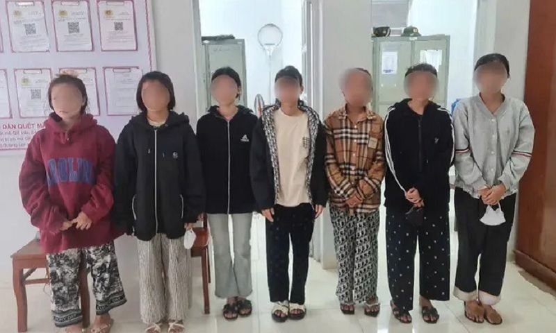Công an làm rõ vụ 7 thiếu nữ dùng chích điện hành hung bạn ở Bình Thuận