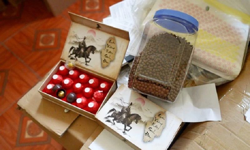 Vợ chồng giám đốc bị khởi tố vì sản xuất, buôn bán thực phẩm chức năng không phép