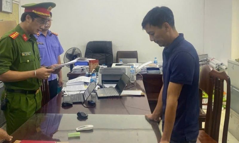 Hòa Bình triệt phá cơ sở sản xuất hàng ngàn tấn phân bón giả, thu giữ gần 250.000 tấn tại chỗ
