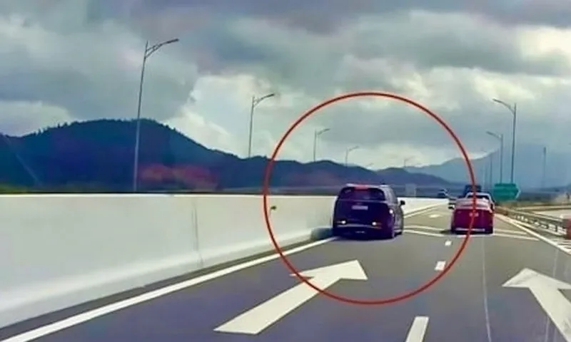 Lùi xe trên cao tốc: Hành vi được xếp vào nhóm vi phạm nghiêm trọng