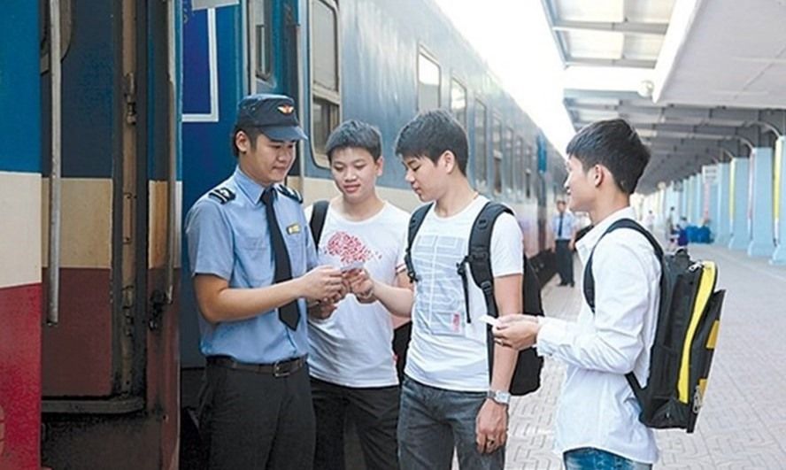 Ngành đường sắt giảm 10% vé tàu cho học sinh thi tốt nghiệp và nhập học 2025