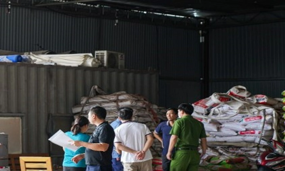 Hàng ngàn tấn phân bón giả tuồn ra thị trường từ một chi nhánh ở Hòa Bình