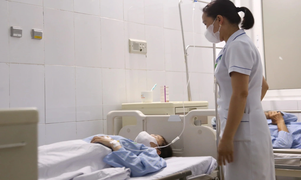 Xử lý đối tượng tát nhân viên y tế trong lúc cấp cứu