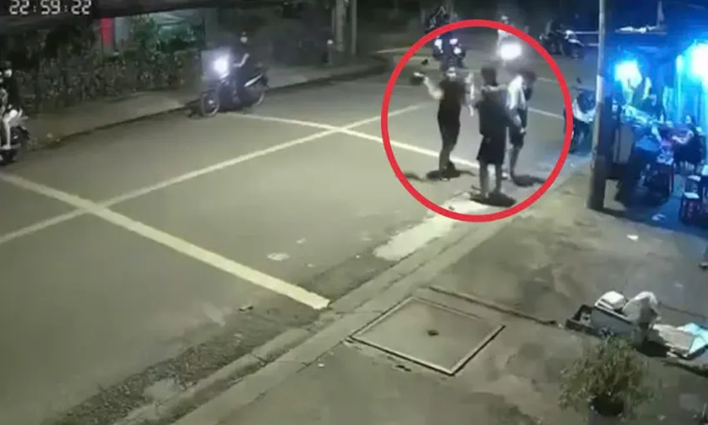Công an điều tra vụ hành hung giữa đường phố tại Quận 12