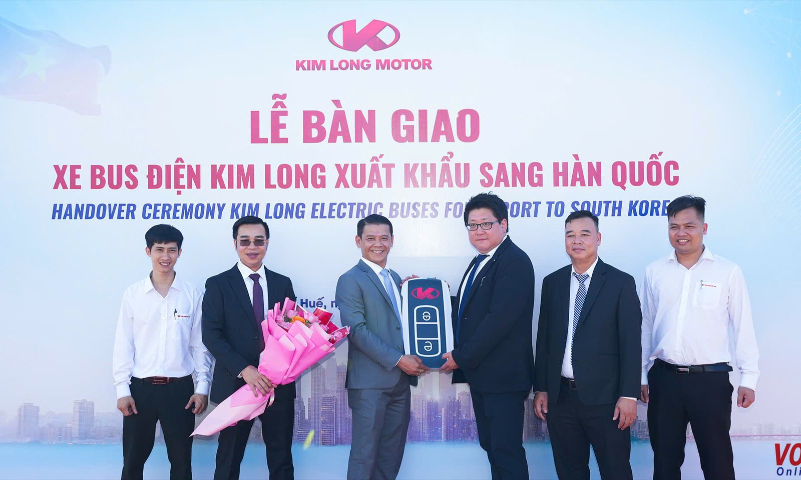 Xe bus điện Made in Vietnam đầu tiên xuất khẩu sang Hàn Quốc