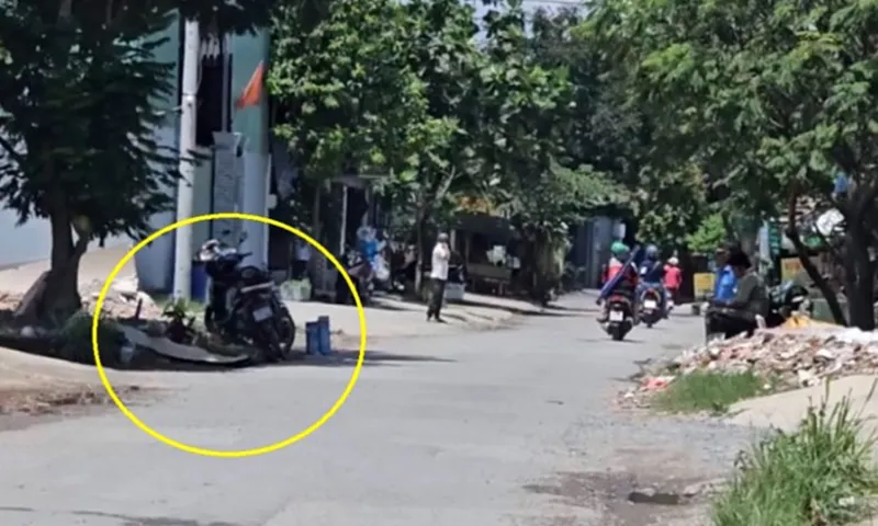 Đang chạy xe máy, người thợ hồ loạng choạng rồi ngã tử vong tại chỗ