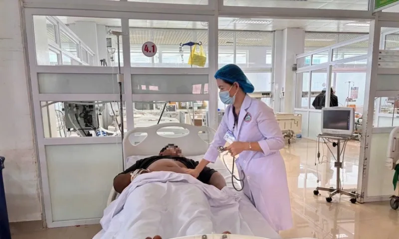 Ăn nấm lạ hái từ rẫy, 7 người nhập viện