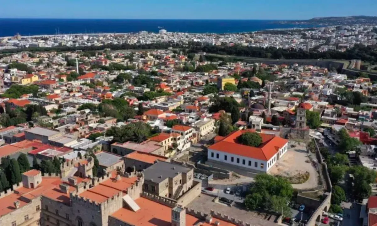 Thổ Nhĩ Kỳ: Động đất lúc nửa đêm, bé gái 14 tuổi tử vong, 70 người bị thương