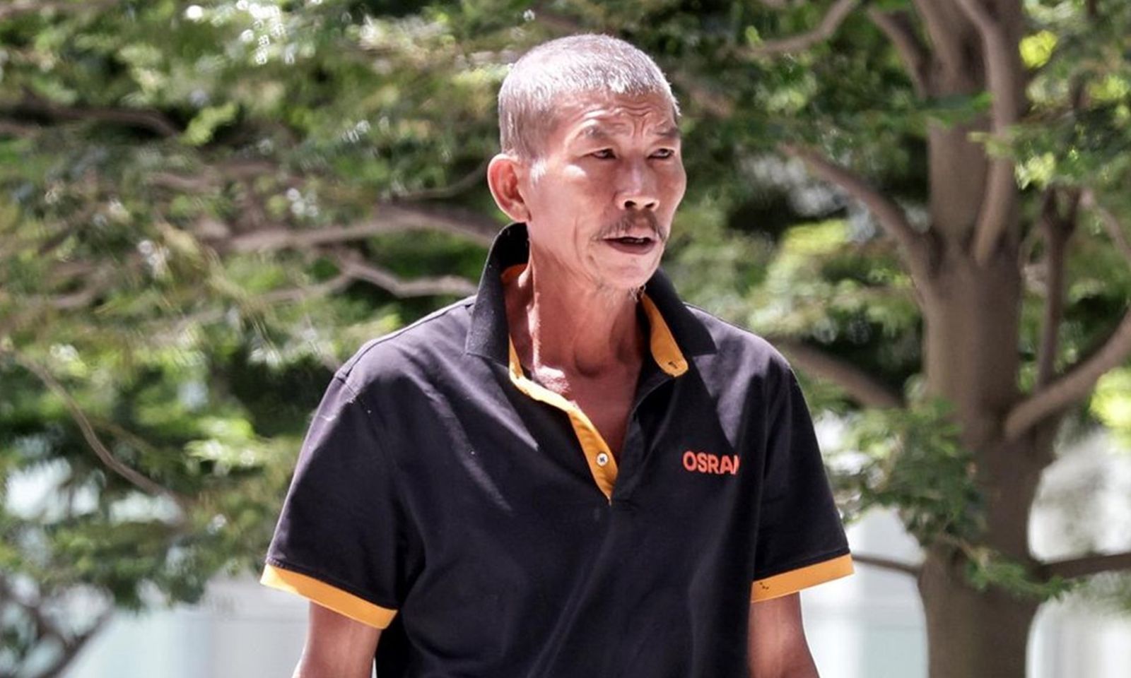 Người đàn ông lĩnh án tù vì hối lộ cảnh sát khi bị bắt quả tang ‘tiểu bậy’