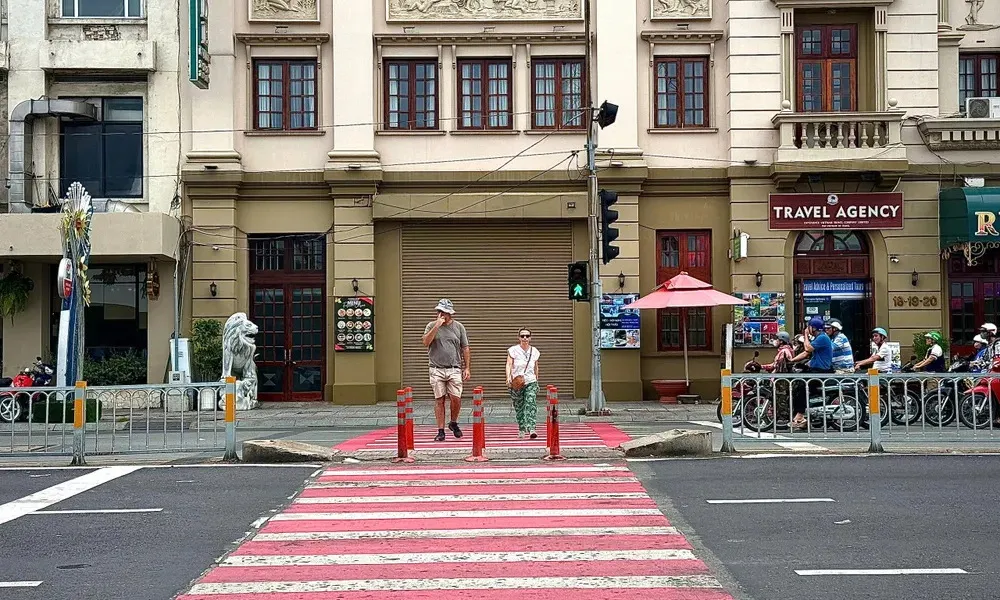 TPHCM thí điểm đèn tín hiệu bấm tay cho người đi bộ trên đường Tôn Đức Thắng