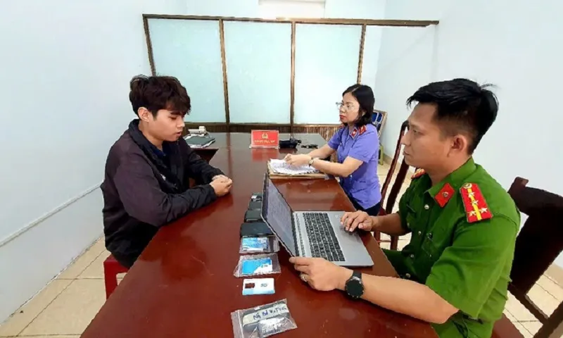 sinh viên lừa đảo