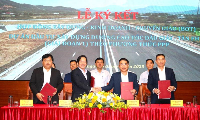 Ký kết xây dựng dự án cao tốc Dầu Giây - Tân Phú theo phương thức PPP